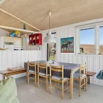 Cozy Beachfront Vakantiehuis