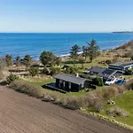 Cozy Beachfront Vakantiehuis Nykøbing Sjælland