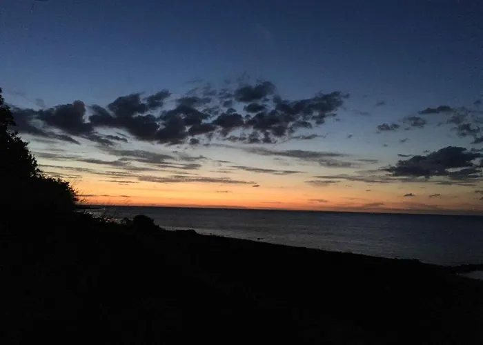 Semesterbostad Cozy Beachfront