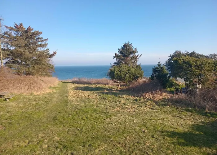 Cozy Beachfront Semesterbostad